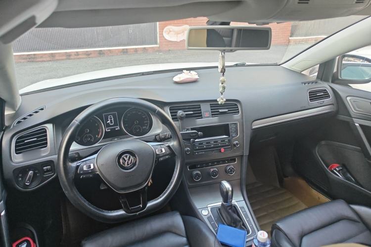 Used Volkswagen Golf 2014 1.4TSI Automatic Luxury Model Center Console