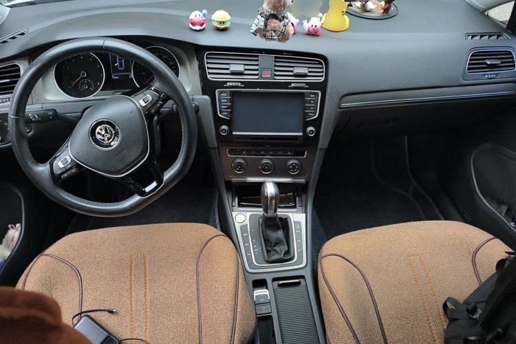 Used Volkswagen Golf 2014 1.4TSI Automatic Luxury Model Center Console