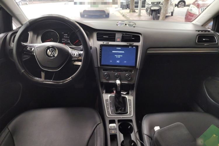 Used Volkswagen Golf 2014 1.4TSI Automatic Comfort Model Center Console