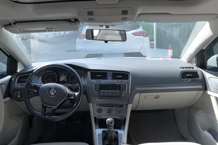 Used Volkswagen Golf 2014 1.4 TSI Manual Comfort Model Center Console