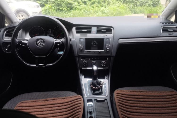 Used Volkswagen Golf 2014 1.4TSI Automatic Comfort Model Center Console