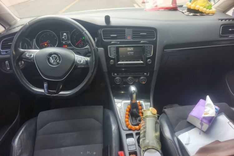 Used Volkswagen Golf 2014 1.4TSI Automatic Flagship Model Center Console