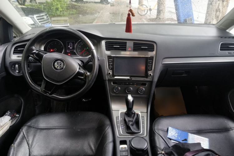 Used Volkswagen Golf 2014 1.4TSI Automatic Comfort Model Center Console