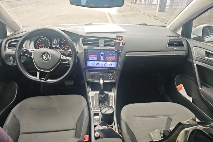 Used Volkswagen Golf 2014 1.4TSI Automatic Comfort Model Center Console