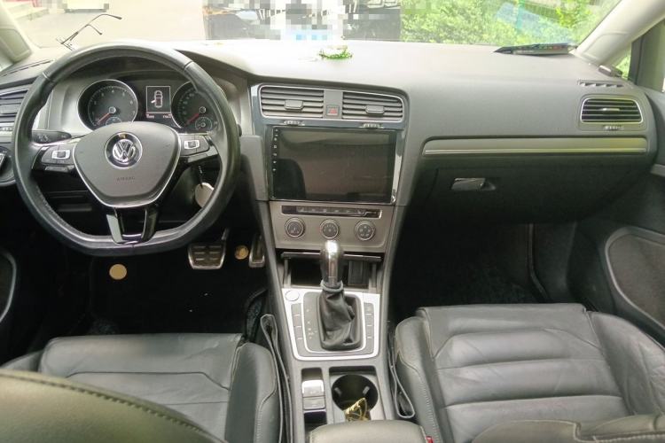 Used Volkswagen Golf 2014 1.4TSI Automatic Luxury Model Center Console