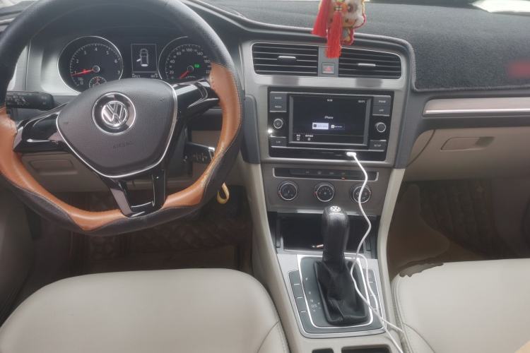 Used Volkswagen Golf 2014 1.4TSI Automatic Comfort Model Center Console