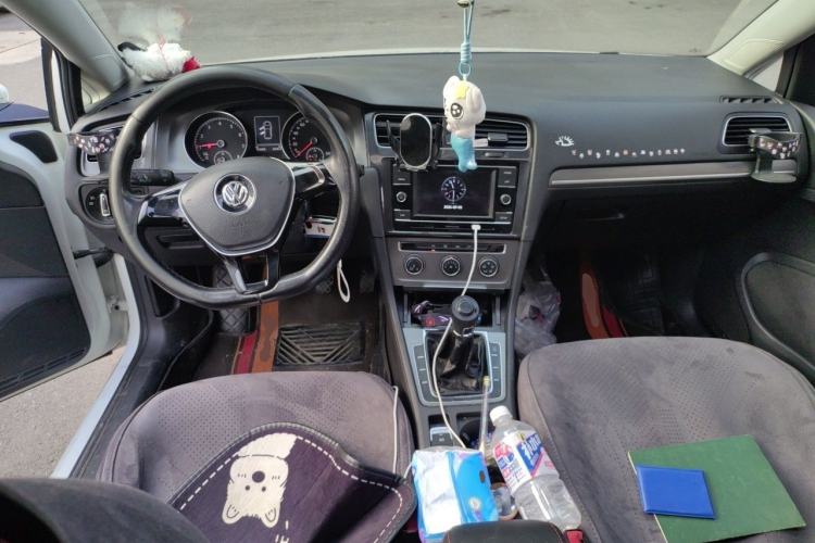 Used Volkswagen Golf 2014 1.4 TSI Manual Comfort Model Center Console