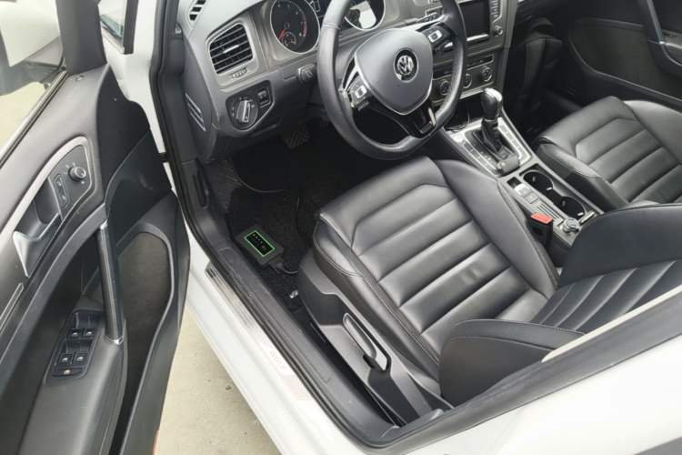 Used Volkswagen Golf 2014 1.4TSI Automatic Luxury Model Driver Seat