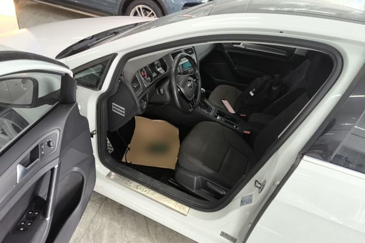 Used Volkswagen Golf 2014 1.4TSI Automatic Comfort Model Driver Seat