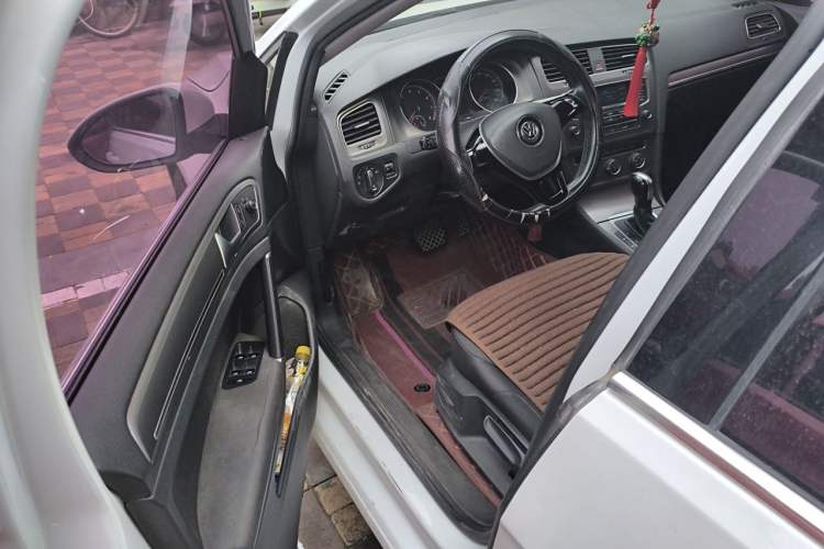 Used Volkswagen Golf 2014 1.6L Automatic Comfort Model Driver Seat