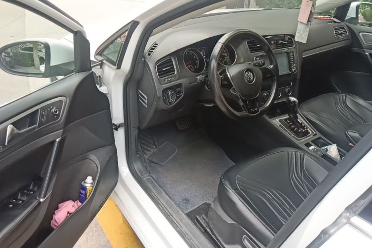 Used Volkswagen Golf 2014 1.4TSI Automatic Comfort Model Driver Seat