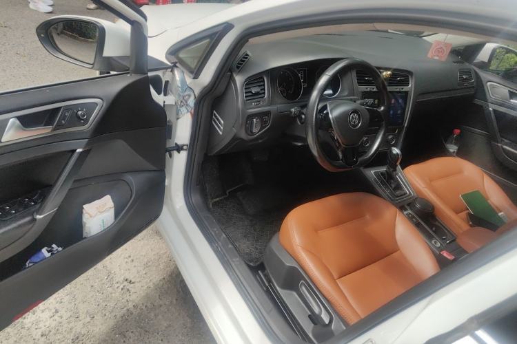 Used Volkswagen Golf 2014 1.4TSI Automatic Comfort Model Driver Seat
