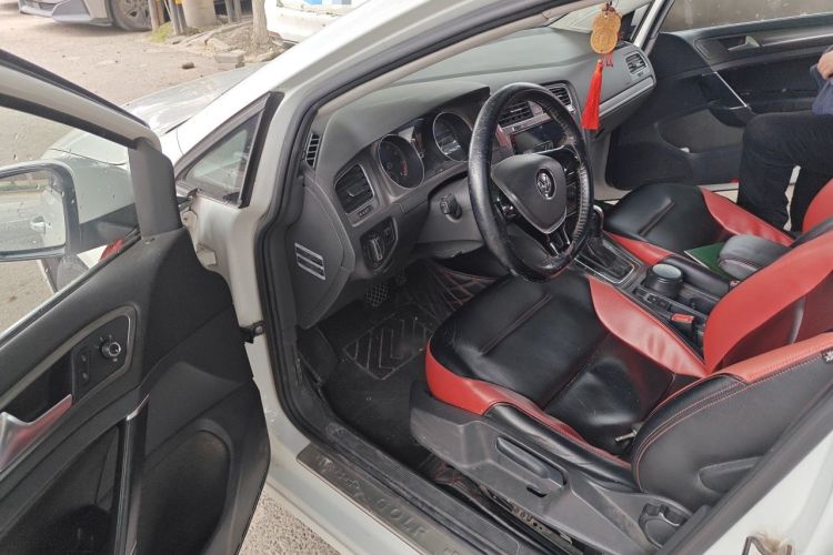 Used Volkswagen Golf 2014 1.4TSI Automatic Comfort Model Driver Seat