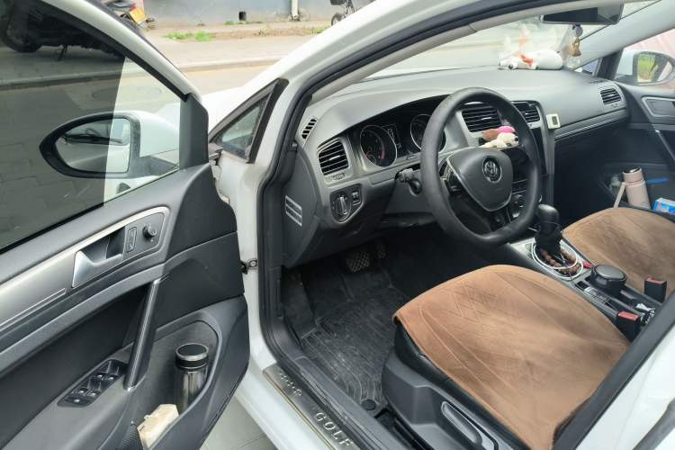 Used Volkswagen Golf 2014 1.4TSI Automatic Comfort Model Driver Seat