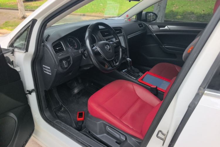 Used Volkswagen Golf 2014 1.4TSI Automatic Comfort Model Driver Seat