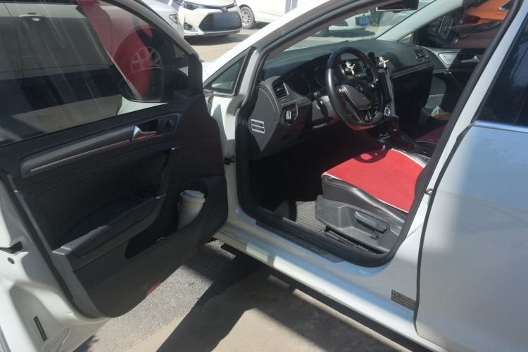 Used Volkswagen Golf 2014 1.4TSI Automatic Luxury Model Driver Seat