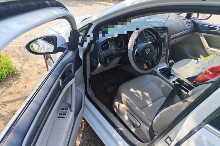 Used Volkswagen Golf 2014 1.4 TSI Manual Comfort Model Driver Seat