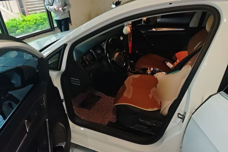 Used Volkswagen Golf 2014 1.6L Automatic Comfort Model Driver Seat