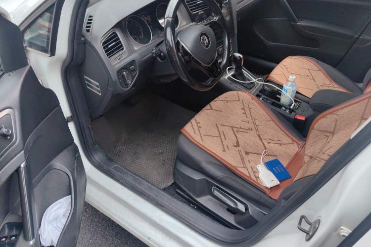 Used Volkswagen Golf 2014 1.4TSI Automatic Comfort Model Driver Seat