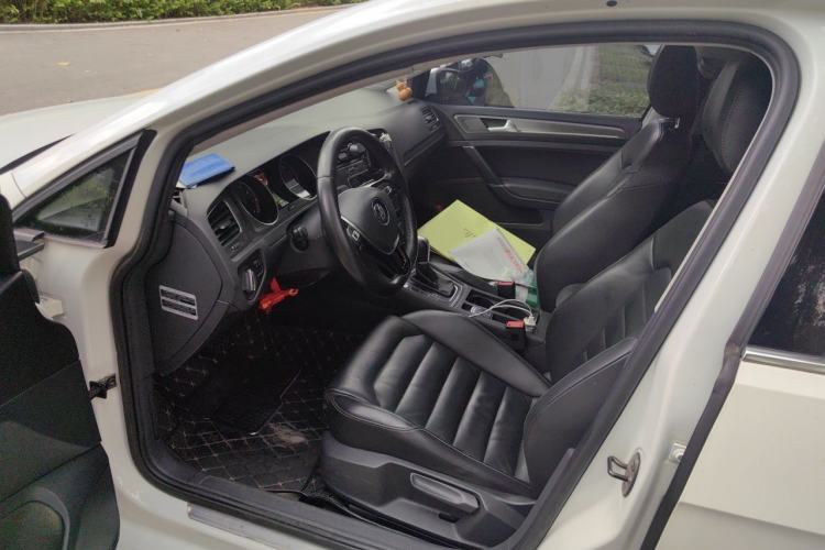 Used Volkswagen Golf 2014 1.4TSI Automatic Luxury Model Driver Seat