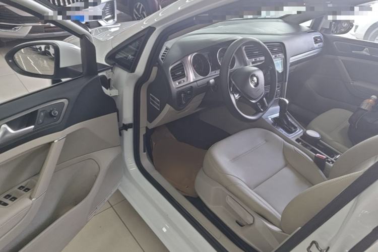 Used Volkswagen Golf 2014 1.4TSI Automatic Comfort Model Driver Seat