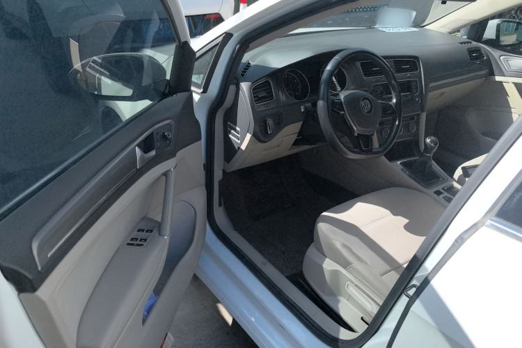 Used Volkswagen Golf 2014 1.4 TSI Manual Comfort Model Driver Seat