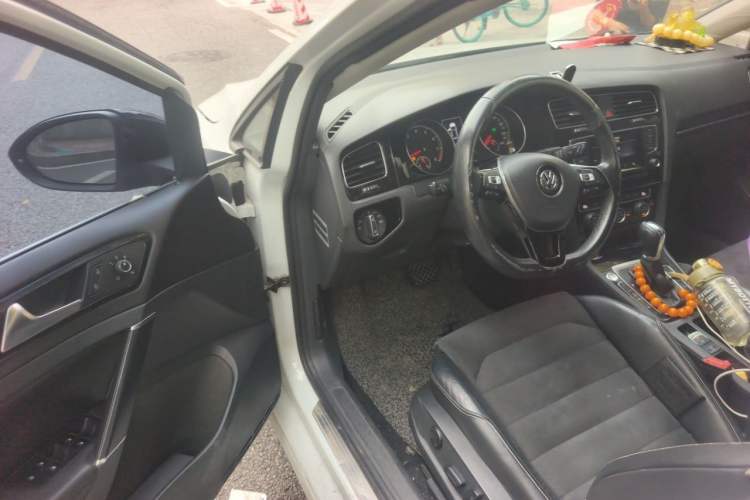 Used Volkswagen Golf 2014 1.4TSI Automatic Flagship Model Driver Seat