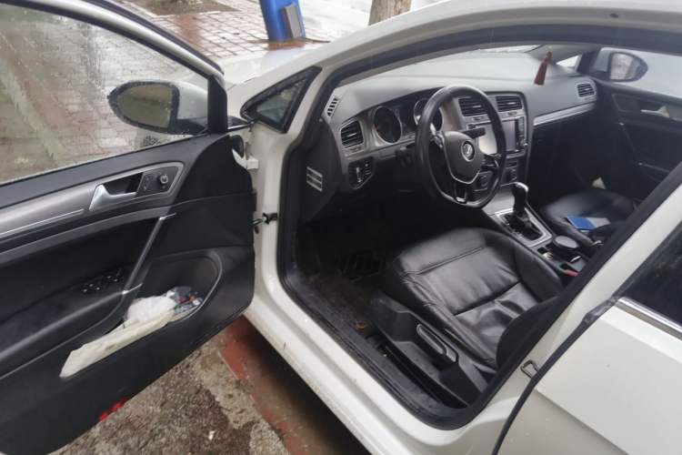Used Volkswagen Golf 2014 1.4TSI Automatic Comfort Model Driver Seat