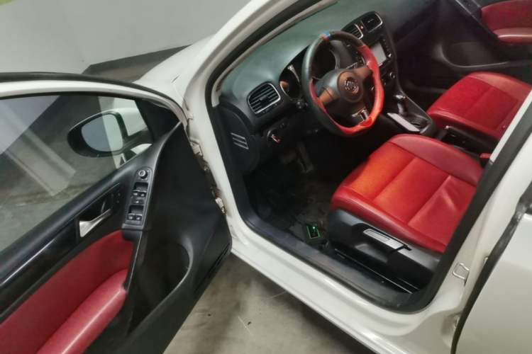 Used Volkswagen Golf 2014 1.6L Automatic Comfort Model Driver Seat