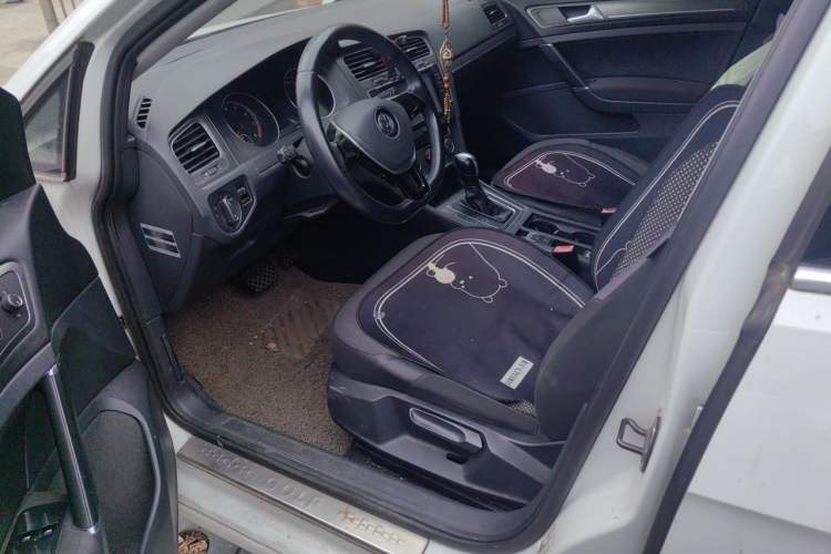 Used Volkswagen Golf 2014 1.6L Automatic Comfort Model Driver Seat