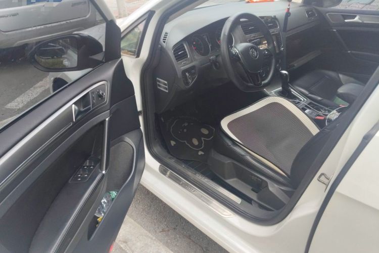 Used Volkswagen Golf 2014 1.6L Automatic Comfort Model Driver Seat