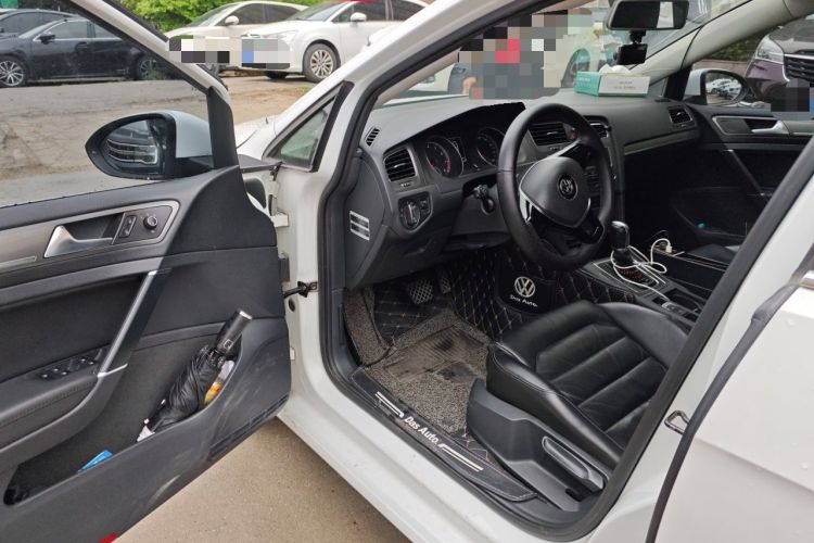 Used Volkswagen Golf 2014 1.6L Automatic Comfort Model Driver Seat