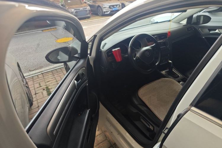 Used Volkswagen Golf 2014 1.4TSI Automatic Comfort Model Driver Seat