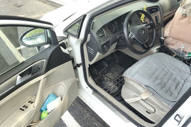 Used Volkswagen Golf 2014 1.4TSI Automatic Comfort Model Driver Seat