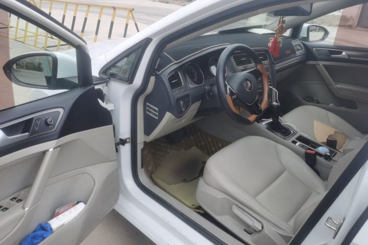 Used Volkswagen Golf 2014 1.4TSI Automatic Comfort Model Driver Seat