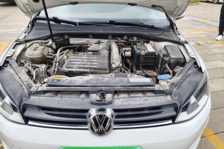 Used Volkswagen Golf 2014 1.4TSI Automatic Comfort Model Engine Bay