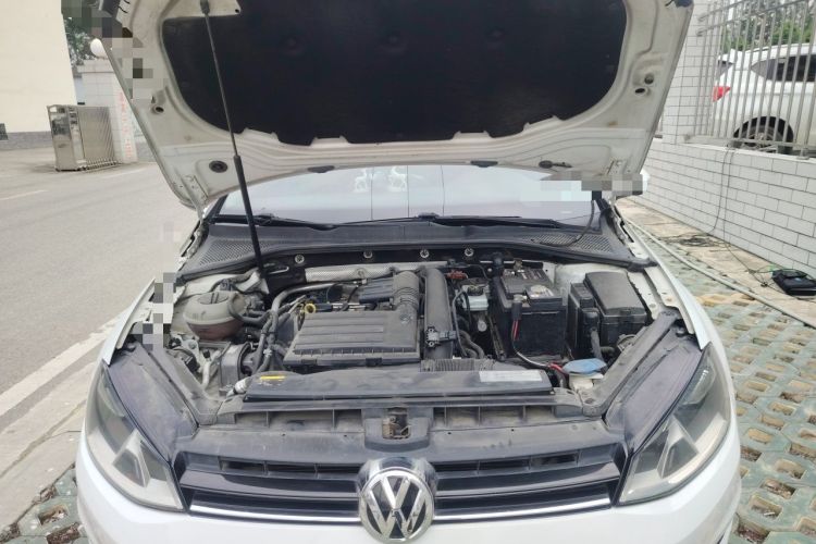 Used Volkswagen Golf 2014 1.4 TSI Manual Comfort Model Engine Bay