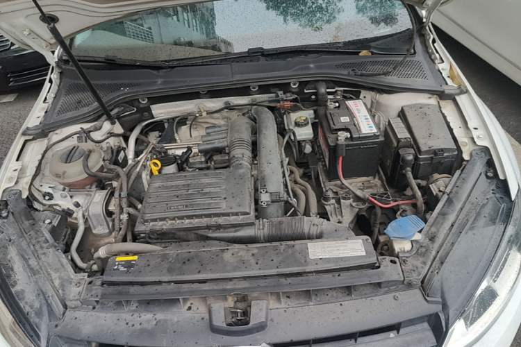 Used Volkswagen Golf 2014 1.4TSI Automatic Comfort Model Engine Bay