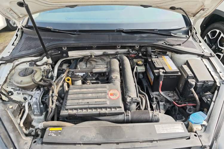 Used Volkswagen Golf 2014 1.4TSI Automatic Comfort Model Engine Bay