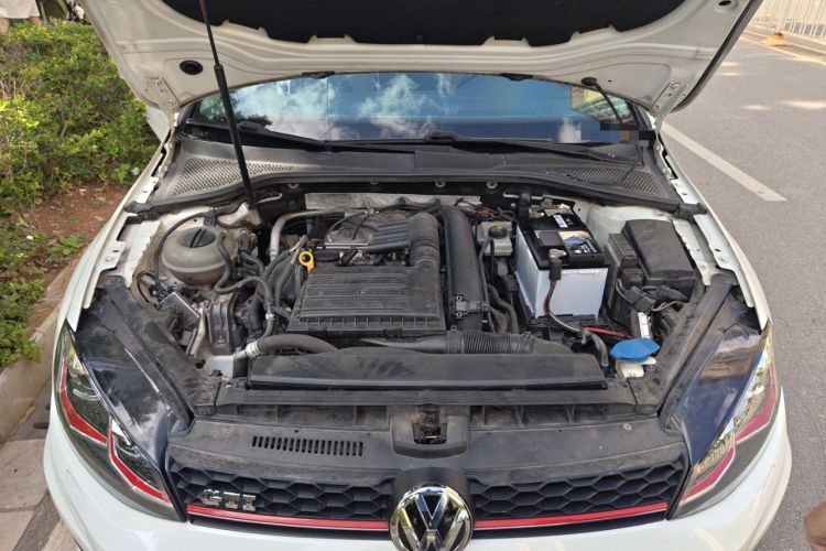 Used Volkswagen Golf 2014 1.4TSI Automatic Luxury Model Engine Bay