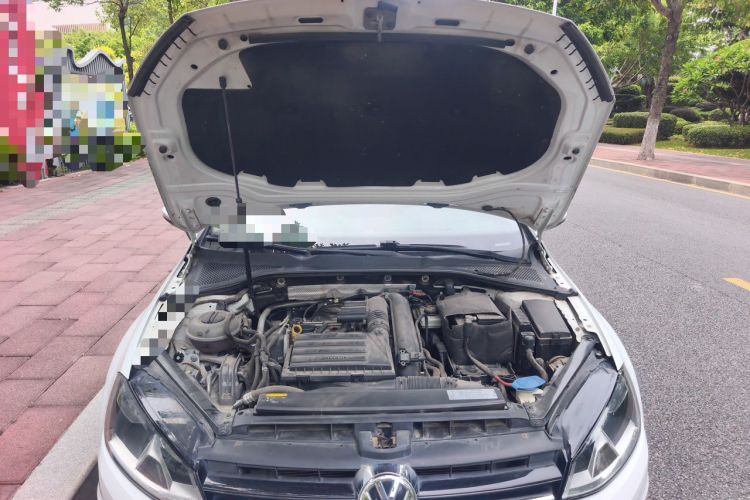 Used Volkswagen Golf 2014 1.4TSI Automatic Comfort Model Engine Bay