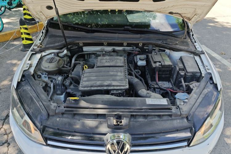Used Volkswagen Golf 2014 1.6L Manual Fashion Edition Engine Bay