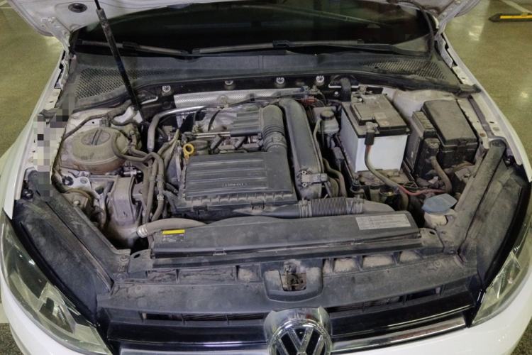 Used Volkswagen Golf 2014 1.4TSI Automatic Luxury Model Engine Bay
