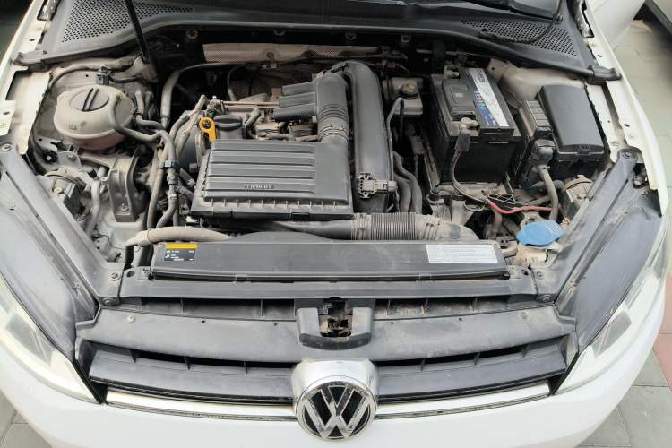 Used Volkswagen Golf 2014 1.4TSI Automatic Comfort Model Engine Bay