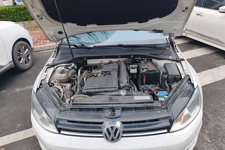 Used Volkswagen Golf 2014 1.4 TSI Manual Comfort Model Engine Bay