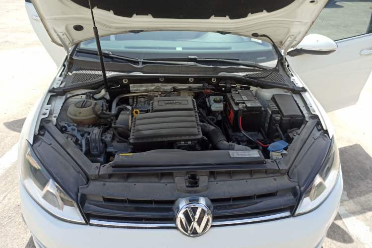 Used Volkswagen Golf 2014 1.6L Automatic Comfort Model Engine Bay