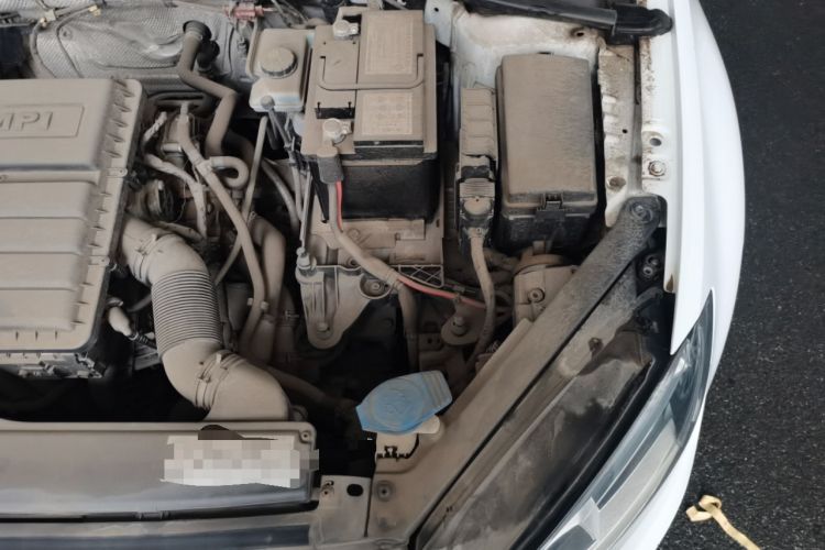 Used Volkswagen Golf 2014 1.6L Automatic Comfort Model Engine Bay Left