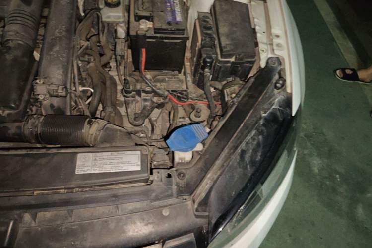 Used Volkswagen Golf 2014 1.4TSI Automatic Comfort Model Engine Bay Left