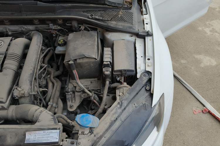 Used Volkswagen Golf 2014 1.4TSI Automatic Luxury Model Engine Bay Left