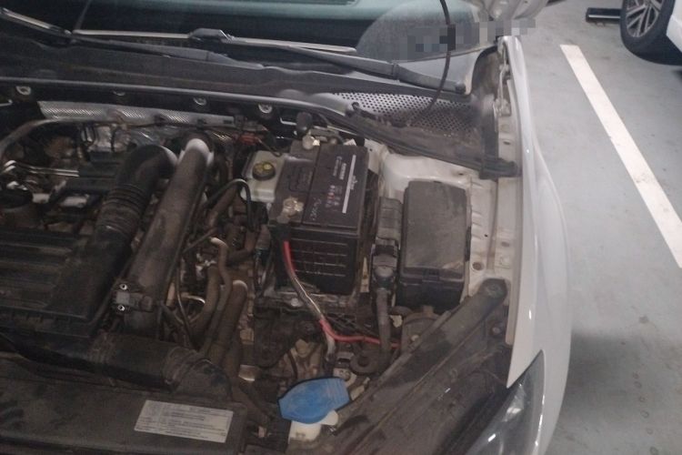 Used Volkswagen Golf 2014 1.4TSI Automatic Comfort Model Engine Bay Left